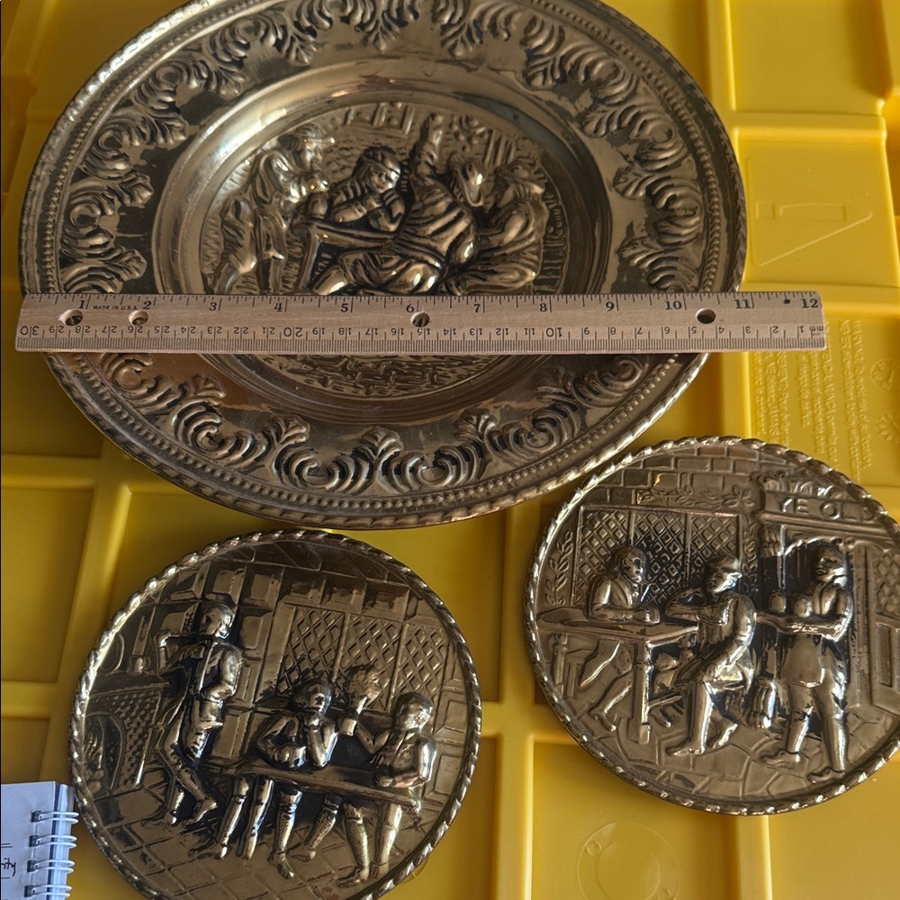 Brass plates set of 3